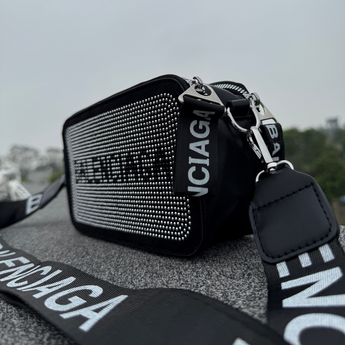 BALENCIAGA ( BLACK )