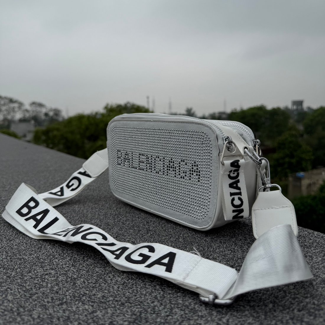 BALENCIAGA ( WHITE )