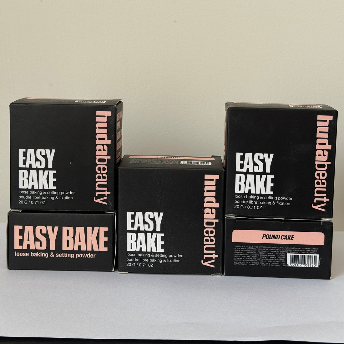 Huda Beauty Easy Bake Loose Baking & Setting Powder (pound cake)