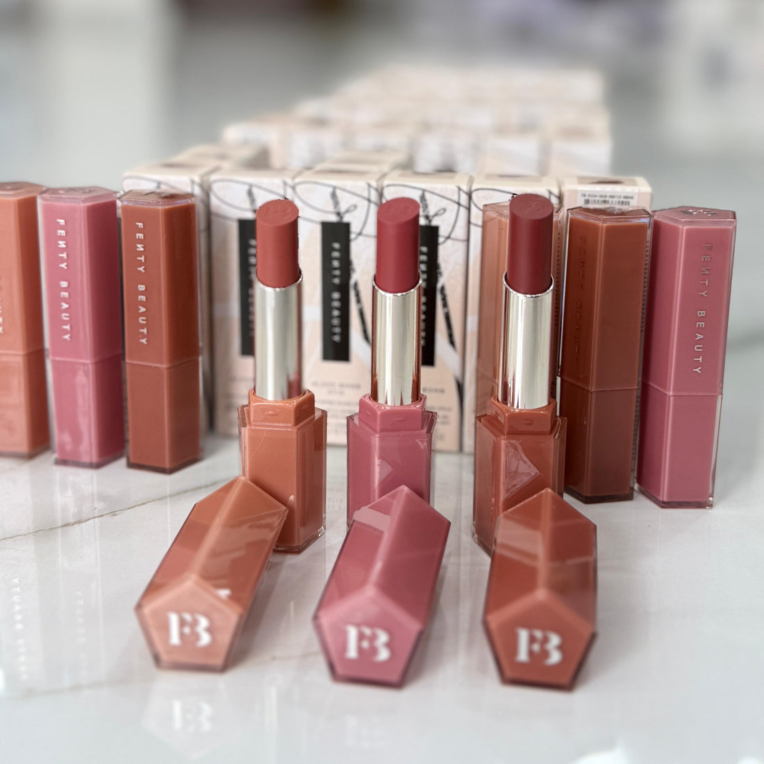 FENTY BEAUTY GLOSS BOMB LIPSTICK