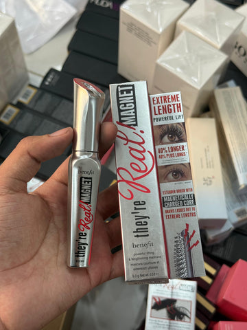benefit They’re Real Magnet Extreme Lengthening and Powerful Lifting Mascara