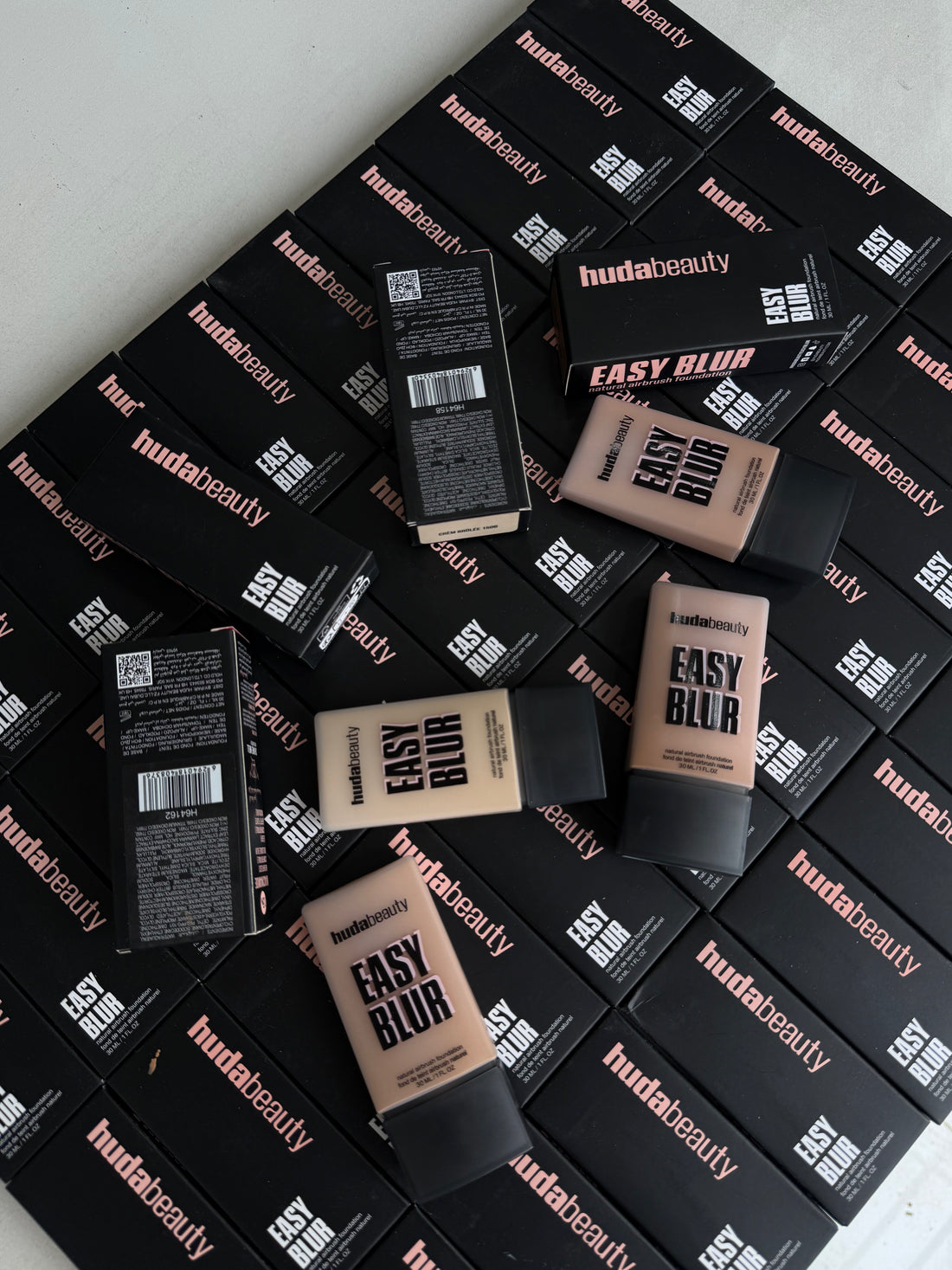 Huda Beauty Easy Blur Natural Airbrush Foundation with Niacinamide