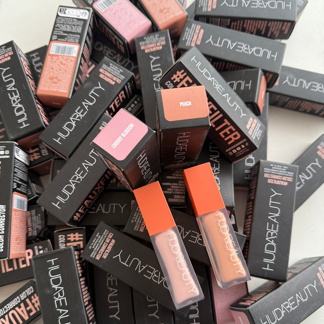 Huda Beauty FAUXFILTER Under Eye Color Corrector