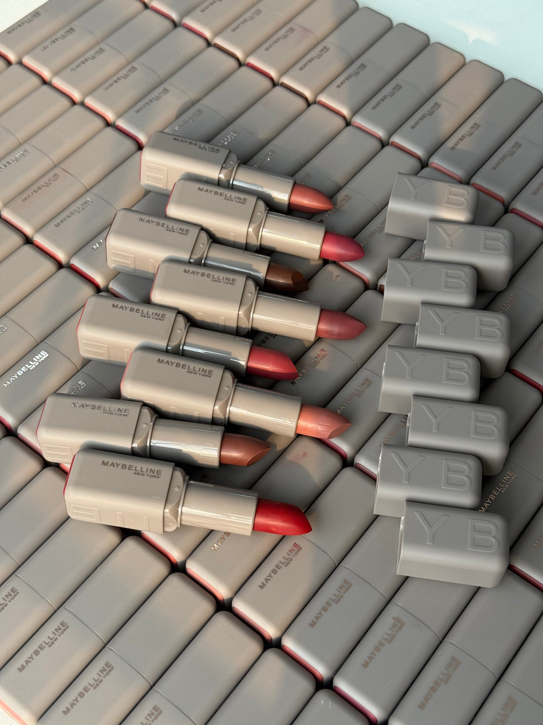 Maybelline Moisturizing Serum Lipstick MATTE