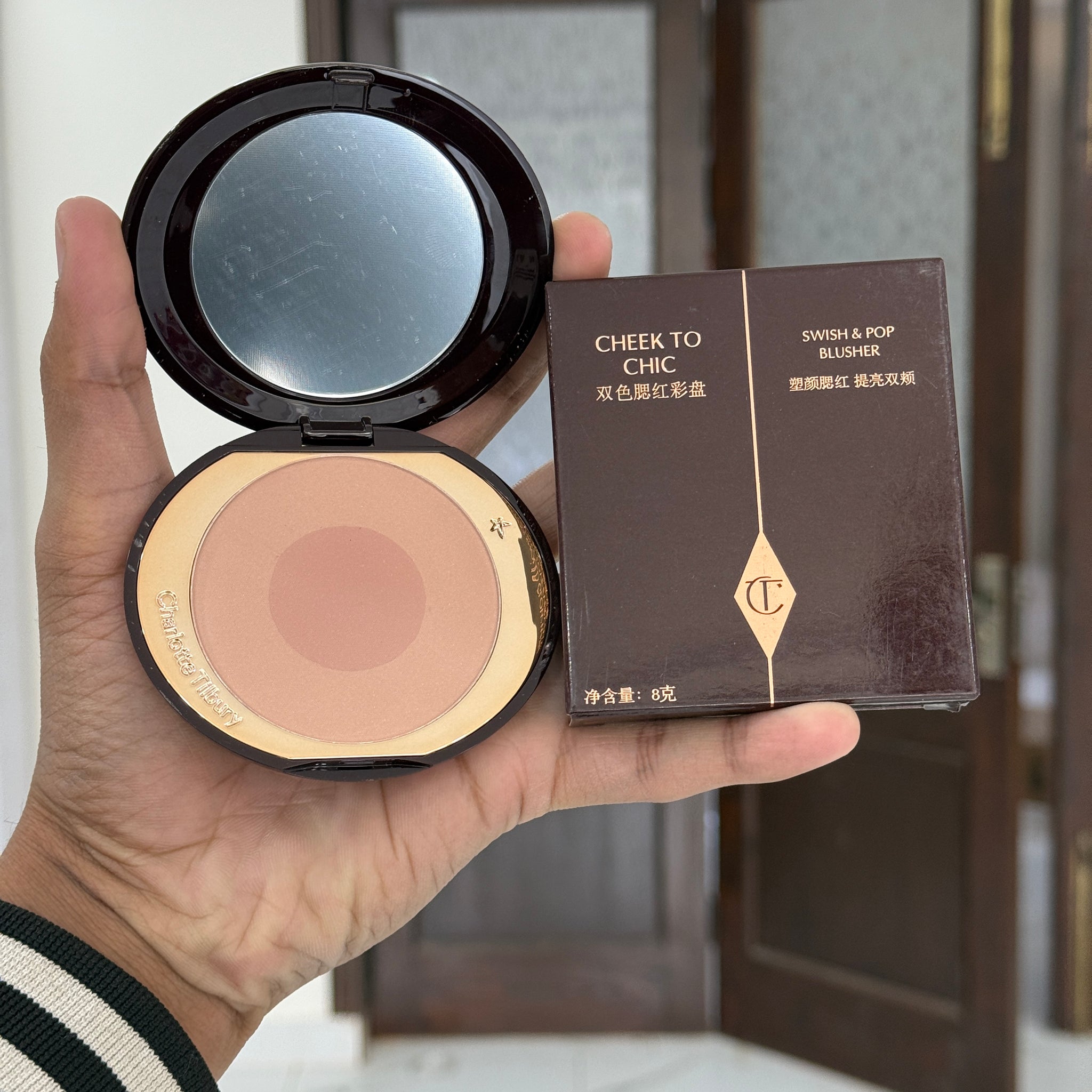 Charlotte Tilbury Pillow Talk Cheek to Chic Swish & Pop blusher shade (first love)