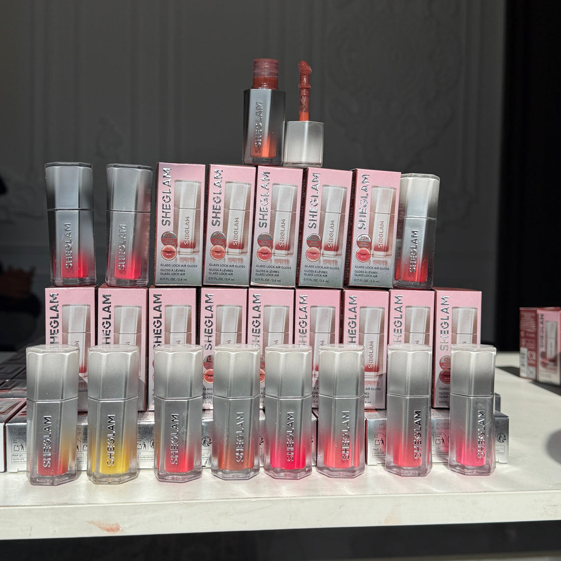 SHEGLAM Glass Lock Air Gloss-Make Lt Pop