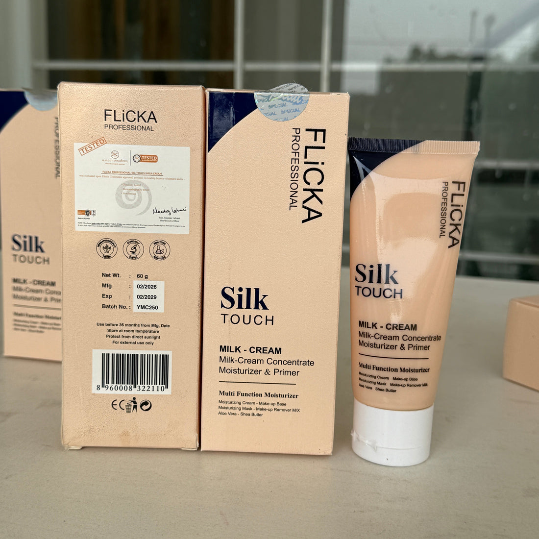 FLICKA Silk Touch Cream Moisturizer + Primer