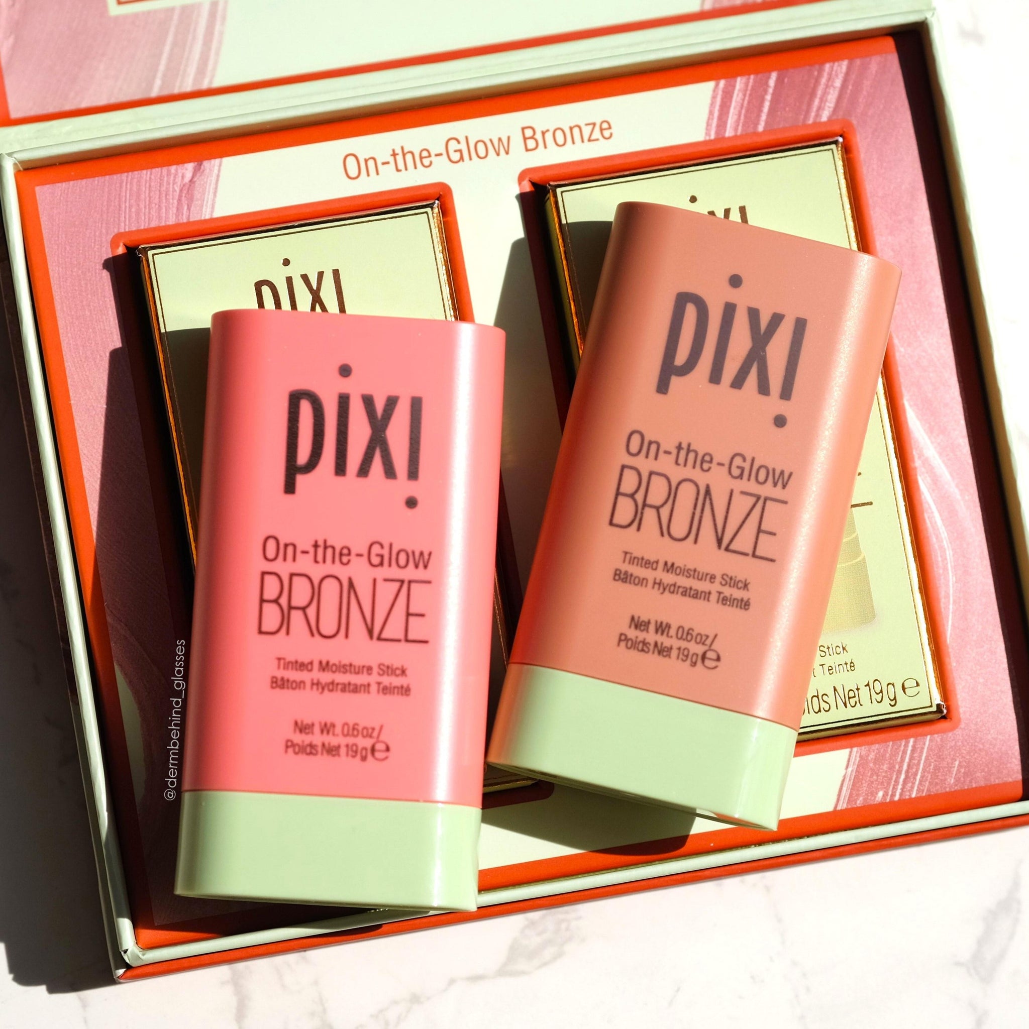 Pixi  On the Glow bronze -  ( Beach Glow bronze blush ) and soft Glow - 1 blush 1 bronzer set