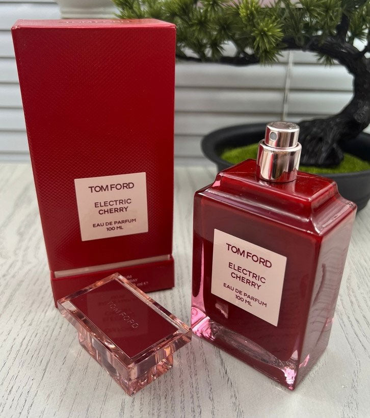 香水(女性用) TOM FORD ELECTRIC CHERRY Eau de Parfum image_3.jpg?v=638812840061500000